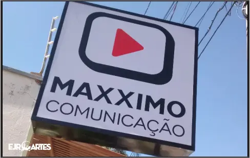 Luminoso com iluminação LED